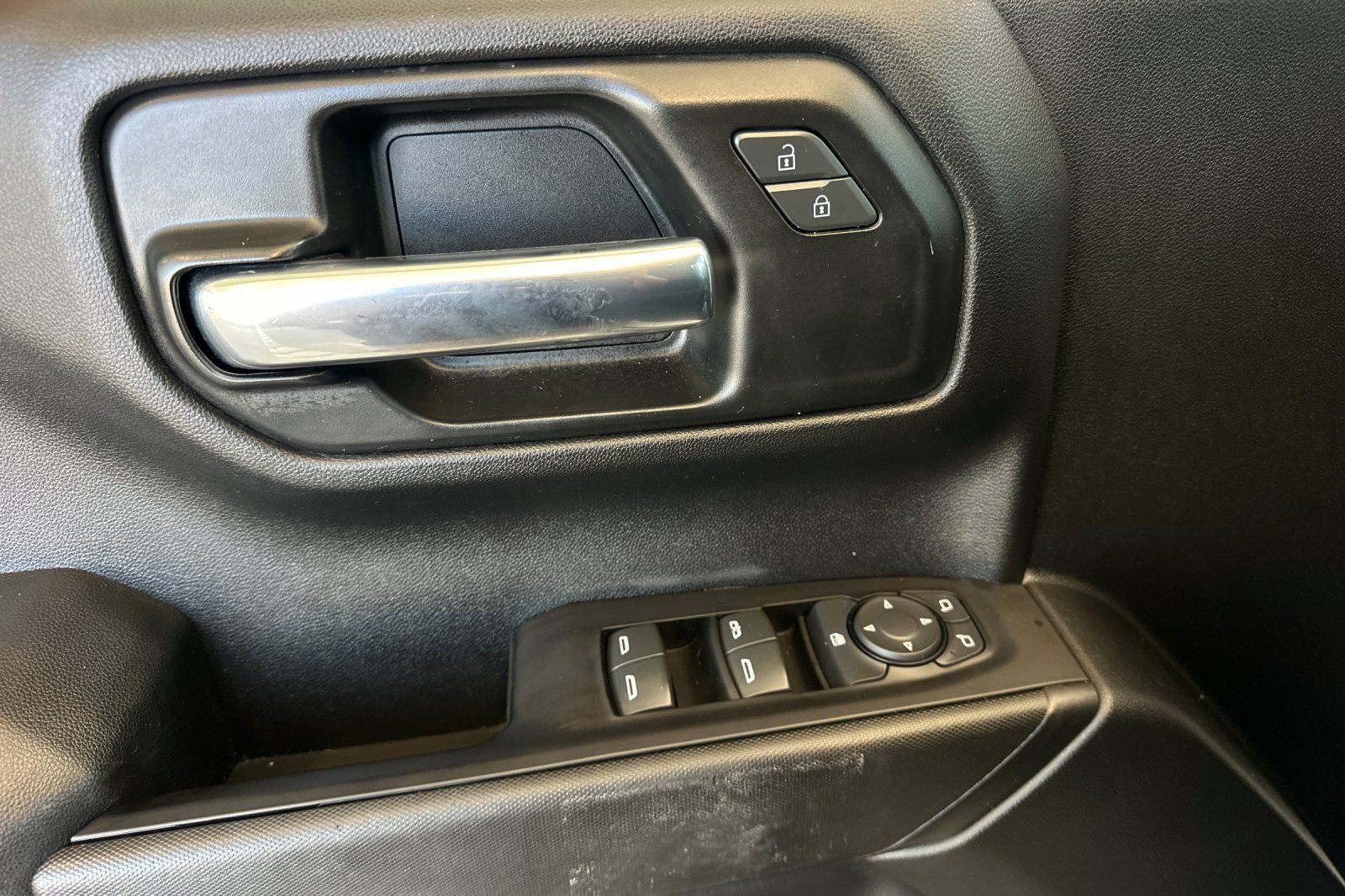 Used 2020 Chevrolet Silverado 1500 Custom Trail Boss w/ Custom Convenience Package AWD/4WD image 11