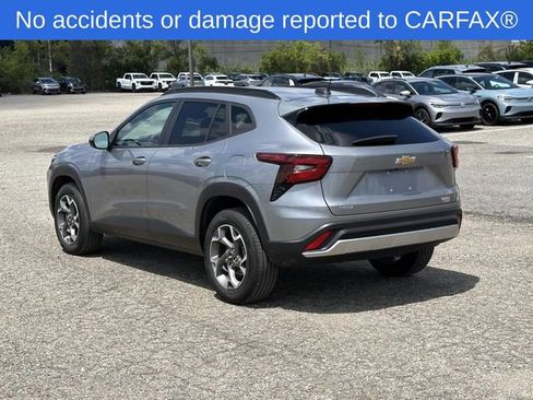 Certified 2024 Chevrolet Trax LT w/ Driver Confidence Package FWD image 3