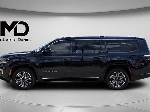 New 2025 Jeep Wagoneer L 4WD w/ Convenience Group I image 3