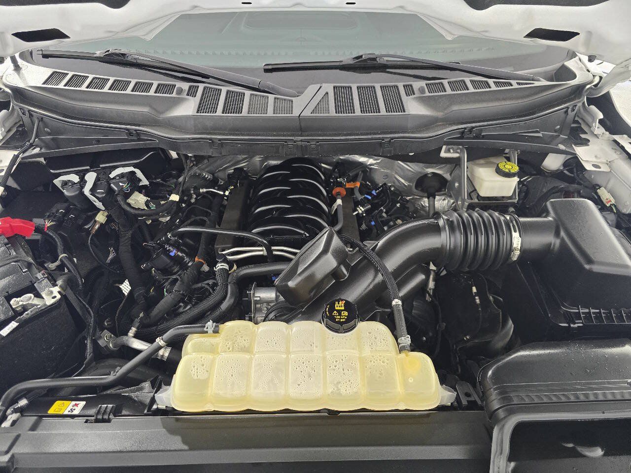 Used 2024 Ford F150 Lariat w/ Bed Utility Package AWD/4WD image 18