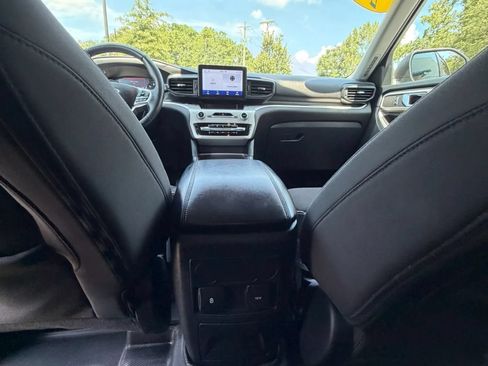 Used 2022 Ford Explorer XLT w/ Class IV Trailer Tow Package RWD image 22