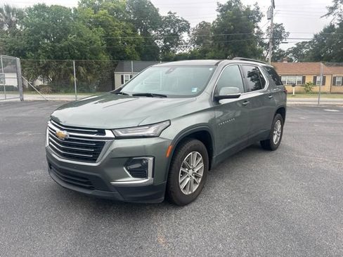 Used 2022 Chevrolet Traverse LT FWD image 1