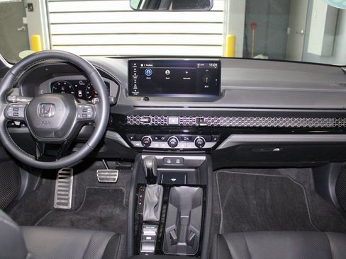 Used 2025 Honda Accord Sport image 23