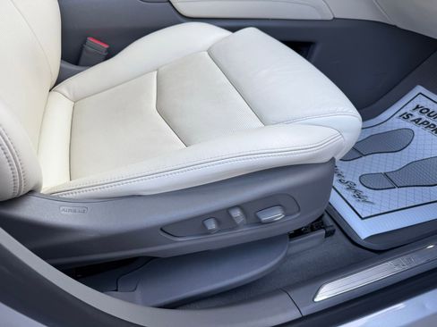 Used 2019 Cadillac XT5 Luxury image 24