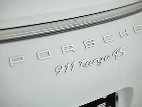 Used 2015 Porsche 911 Targa 4S image 16