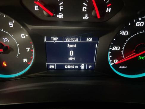 Used 2021 Chevrolet Traverse LS FWD image 13
