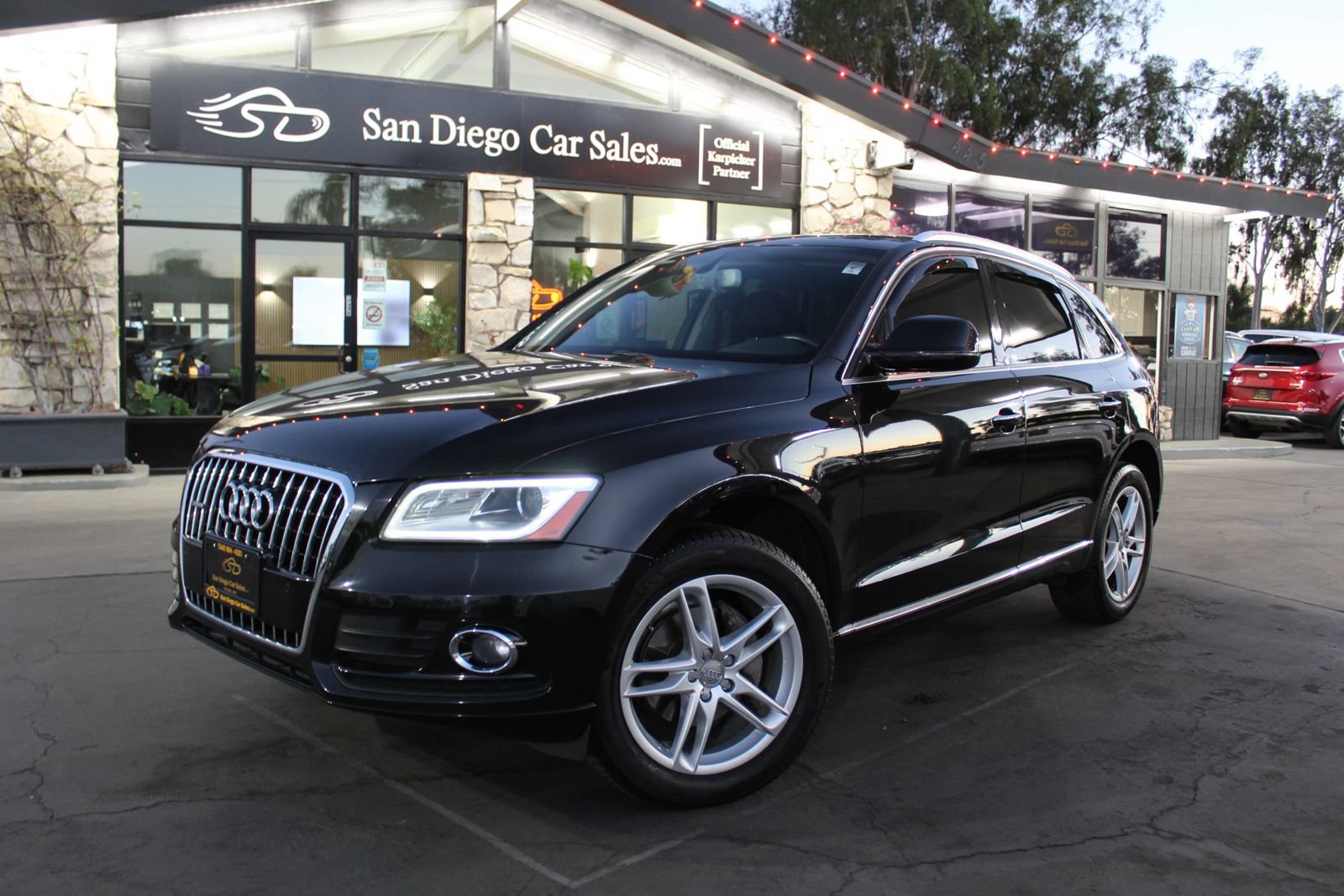 Used 2016 Audi Q5 2.0T Premium Plus w/ Technology Package AWD/4WD image 1