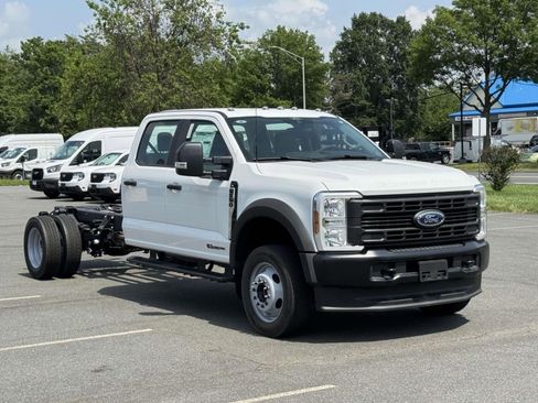 New 2025 Ford F550 4x4 Crew Cab Super Duty image 1