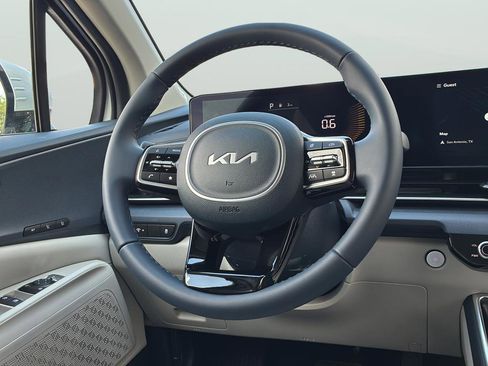 New 2026 Kia Carnival EX FWD image 19