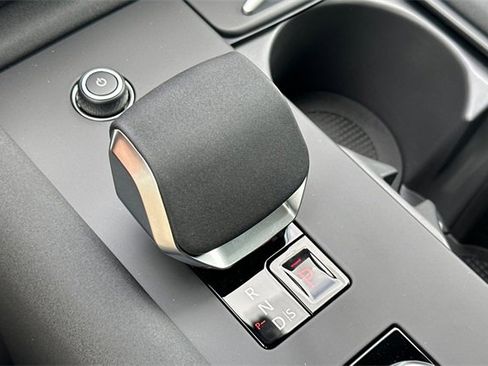 New 2025 Land Rover Discovery Dynamic SE image 22