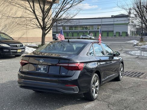 Used 2024 Volkswagen Jetta SE image 4