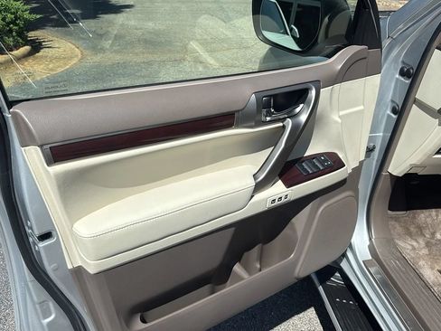 Used 2015 Lexus GX 460 w/ Premium Package AWD/4WD image 16