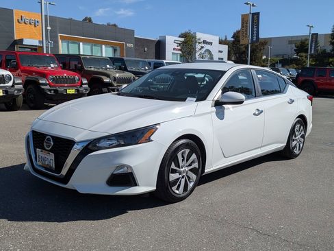 Used 2022 Nissan Altima 2.5 S image 1