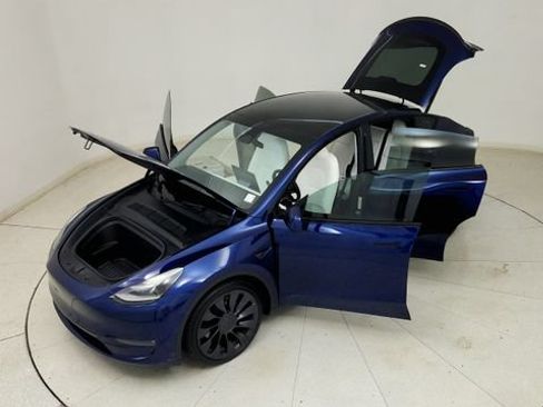 Used 2023 Tesla Model Y Performance AWD/4WD image 31