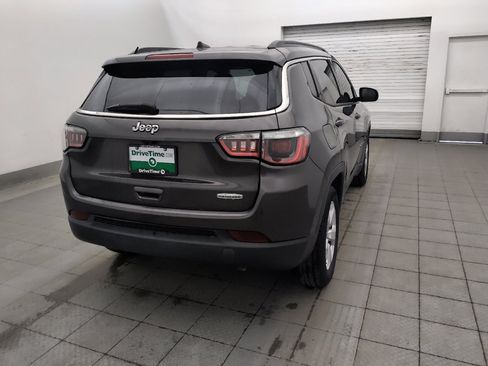 Used 2019 Jeep Compass Latitude FWD image 9