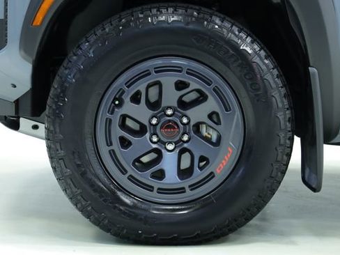 Used 2025 Nissan Frontier PRO-4X w/ Pro Convenience Package AWD/4WD image 9