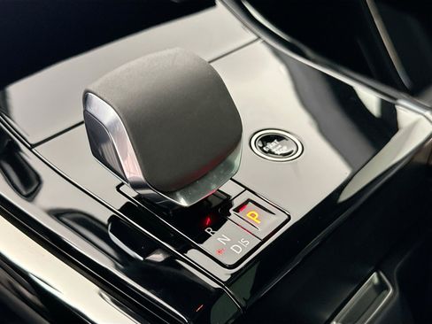 Certified 2024 Land Rover Range Rover Sport SE image 19