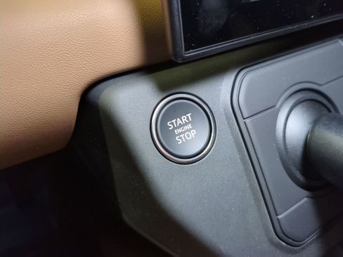 New 2026 Land Rover Defender 110 X-Dynamic SE image 23