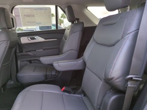 New 2026 Ford Explorer Active RWD image 14