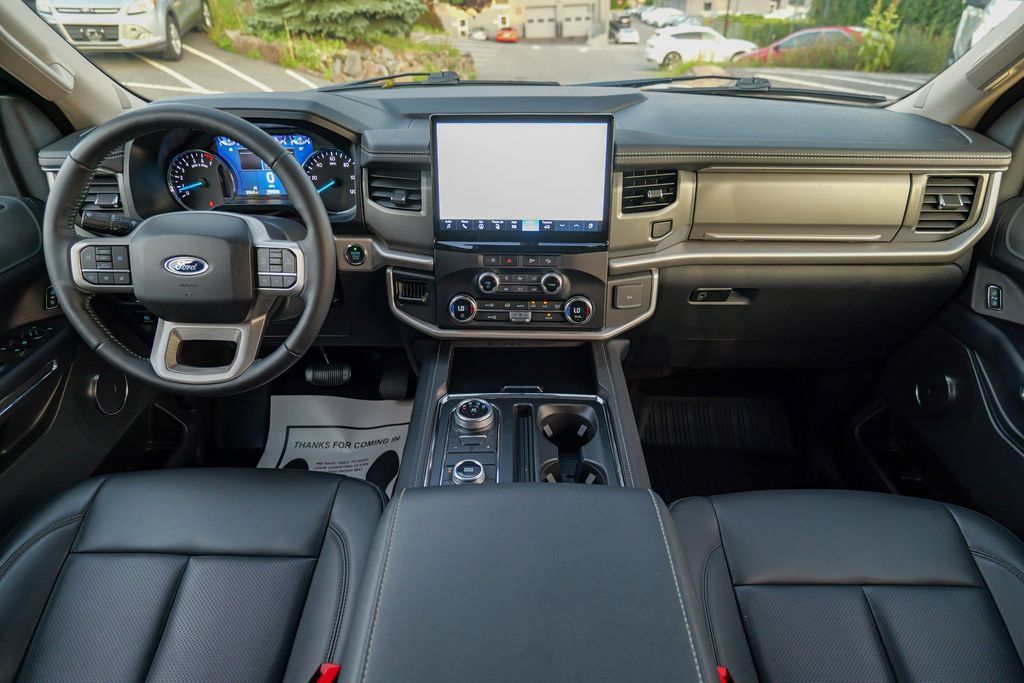 Used 2023 Ford Expedition XLT AWD/4WD image 39