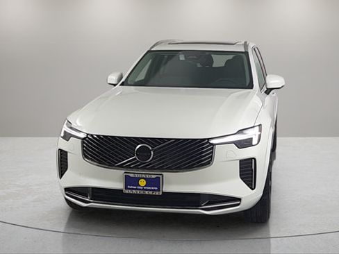 Certified 2025 Volvo XC90 B6 Core w/ Protection Package Premier AWD/4WD image 2