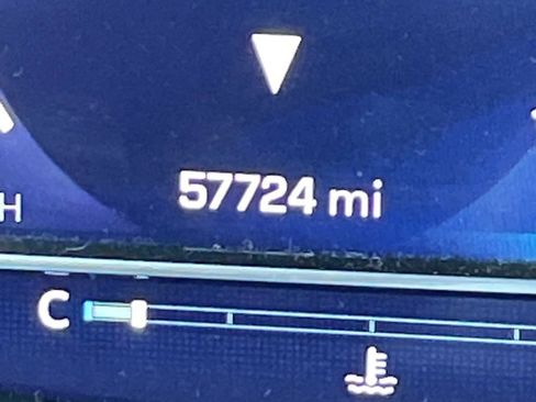 Used 2022 Chevrolet Tahoe Z71 w/ Luxury Package image 25