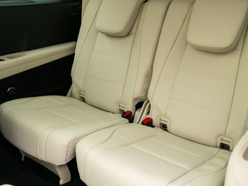 New 2026 Mercedes-Benz GLS 450 4MATIC image 22