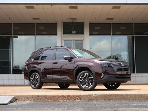 New 2026 Subaru Forester Premium AWD/4WD image 1