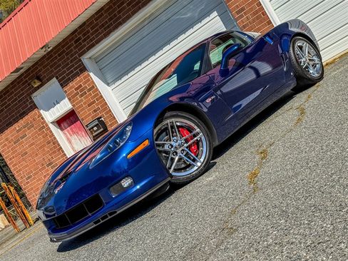 Used 2007 Chevrolet Corvette Z06 w/ Preferred Equipment Group image 3