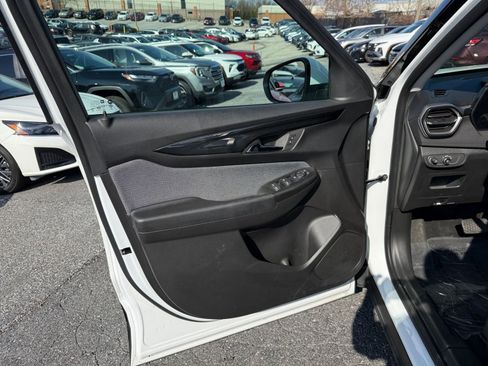 Used 2025 Chevrolet TrailBlazer LT image 18