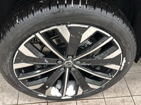 New 2026 Volvo XC60 B5 Ultra w/ Protection Package Premier AWD/4WD image 31
