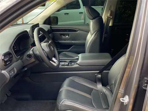 Used 2023 Honda Pilot EX-L image 11