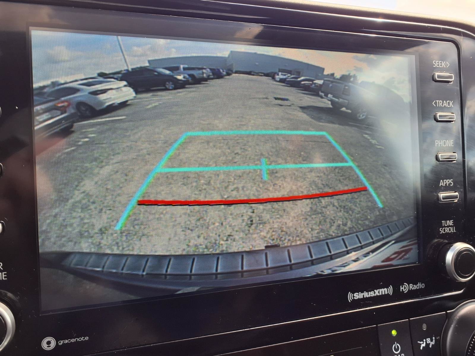 Used 2021 Toyota Highlander XLE FWD image 6