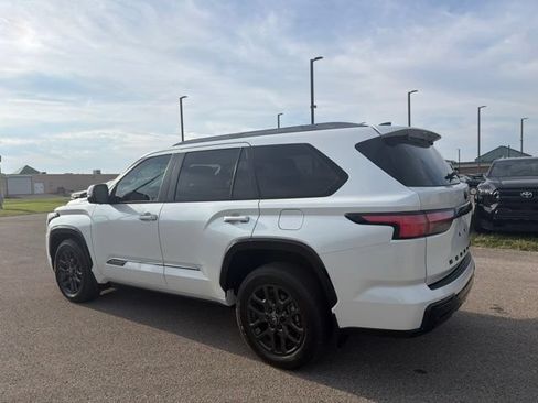 Used 2025 Toyota Sequoia Platinum AWD/4WD image 19