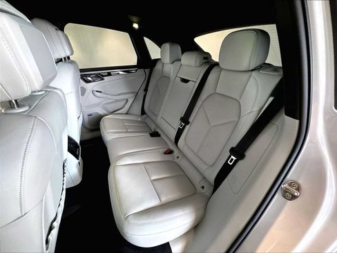 New 2026 Porsche Macan AWD/4WD image 28