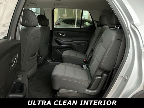 Used 2021 Chevrolet Traverse LT image 18