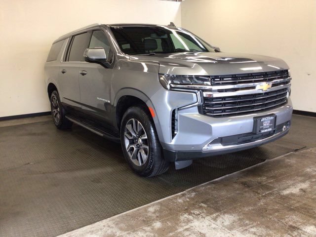Used 2022 Chevrolet Suburban LT w/ LT Signature Plus Package AWD/4WD image 1