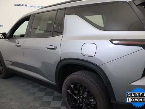 Used 2024 Chevrolet Traverse LT w/ Midnight/Sport Edition FWD image 11
