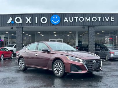 Used 2024 Nissan Altima 2.5 SV