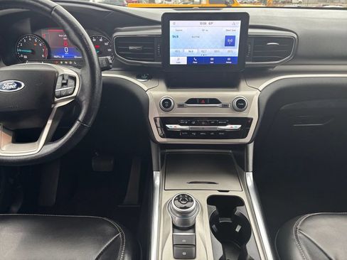 Used 2021 Ford Explorer XLT w/ Equipment Group 202A image 20