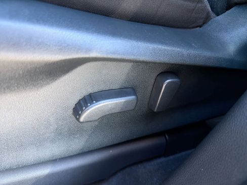 Certified 2022 Subaru Ascent Premium w/ Convenience Package image 18