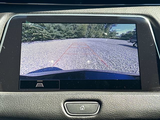 Used 2023 Cadillac XT4 Luxury w/ Cold Weather Package AWD/4WD image 33