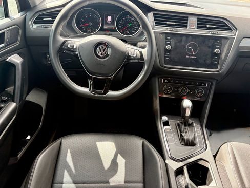 Used 2021 Volkswagen Tiguan SE FWD image 10