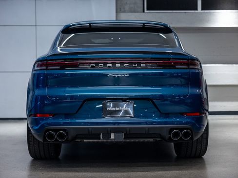 New 2025 Porsche Cayenne Coupe image 7