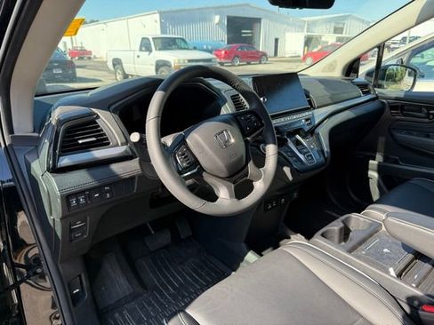 Used 2025 Honda Odyssey Touring image 8