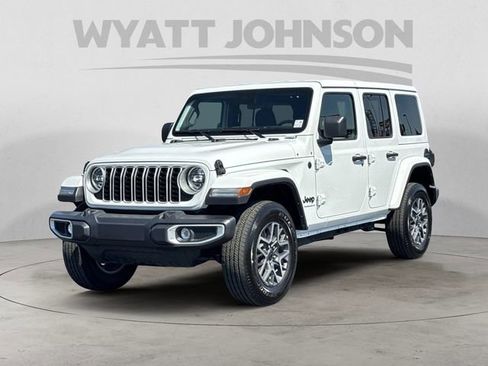Used 2025 Jeep Wrangler Unlimited Sahara AWD/4WD image 1