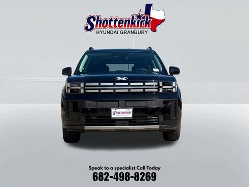 Used 2026 Hyundai Santa Fe SEL FWD image 2