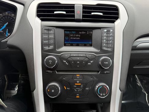Used 2013 Ford Fusion S FWD image 17