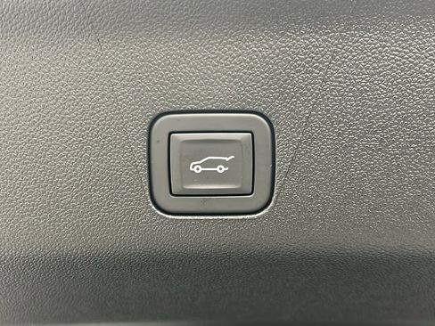 Used 2025 Cadillac Escalade Sport Platinum image 15