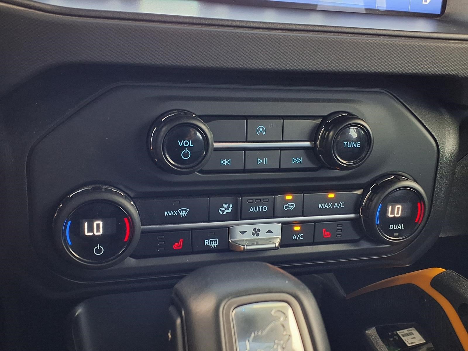 Used 2024 Ford Bronco Badlands w/ Sasquatch Package AWD/4WD image 17
